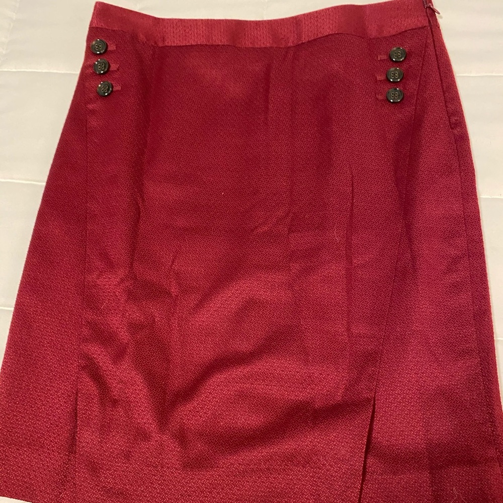 Limited burgundy pencil skirt
